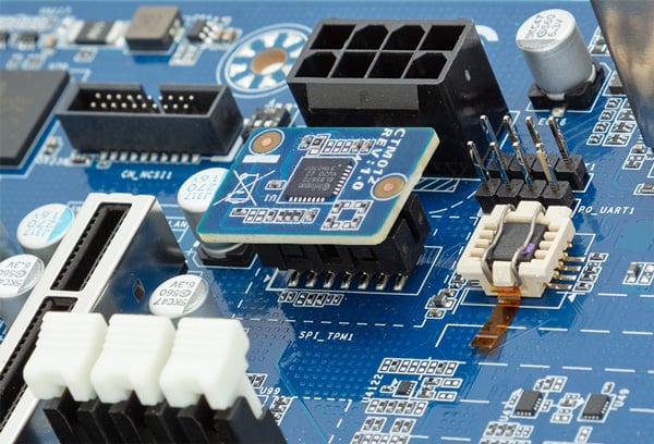 GIGABYTE MZ73-LM1 Motherboard - AMD EPYC™ 9005/9004 - E-ATX DP